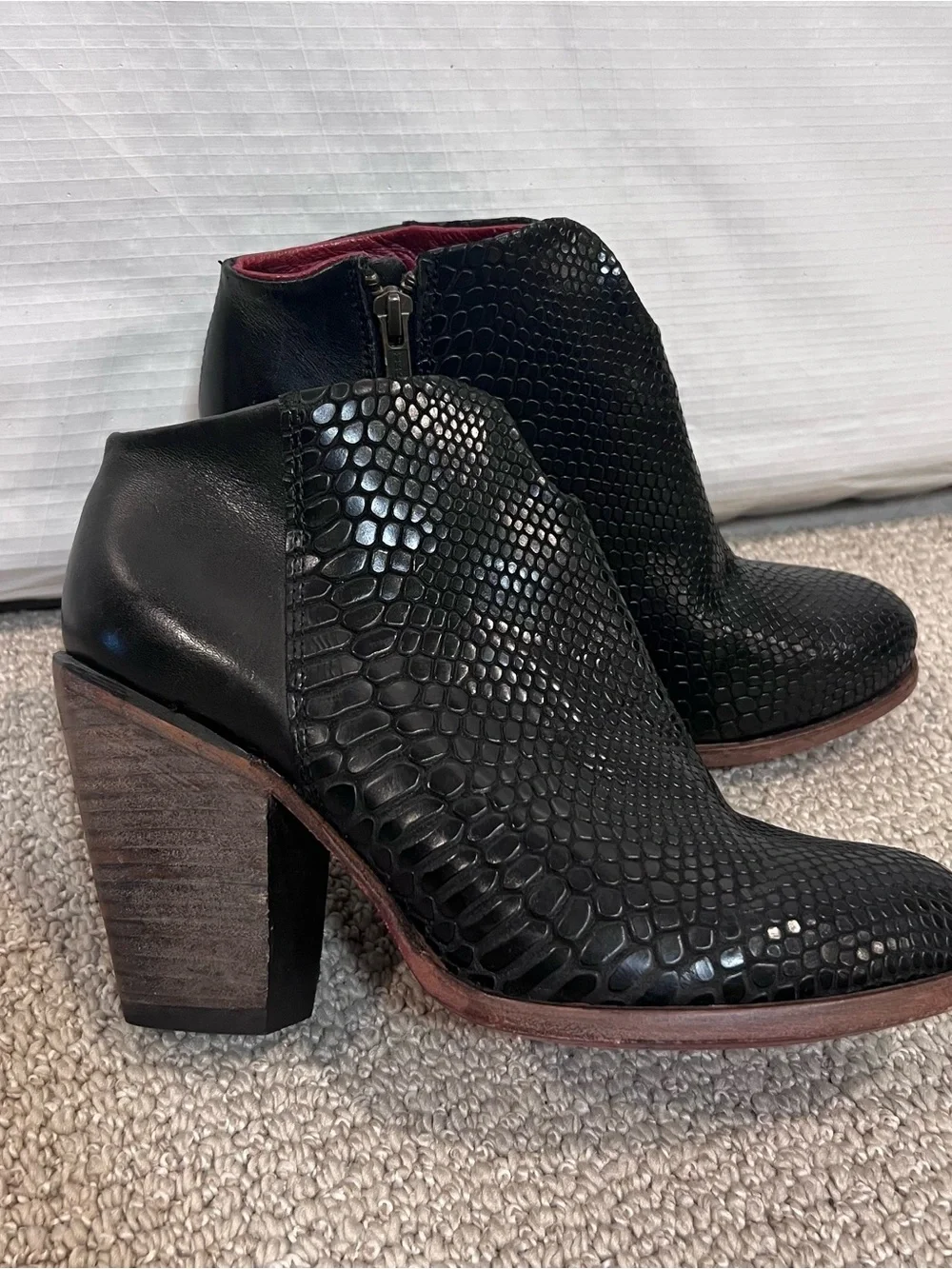 Freebird Women Detroit Ankle Boots Sz 9 Black Boho Rodeo Leather Snake Embossed,
